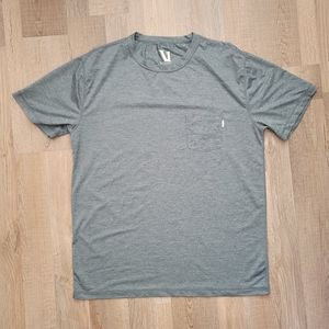 Vuori Tradewind Pocket T Shirt Size XL